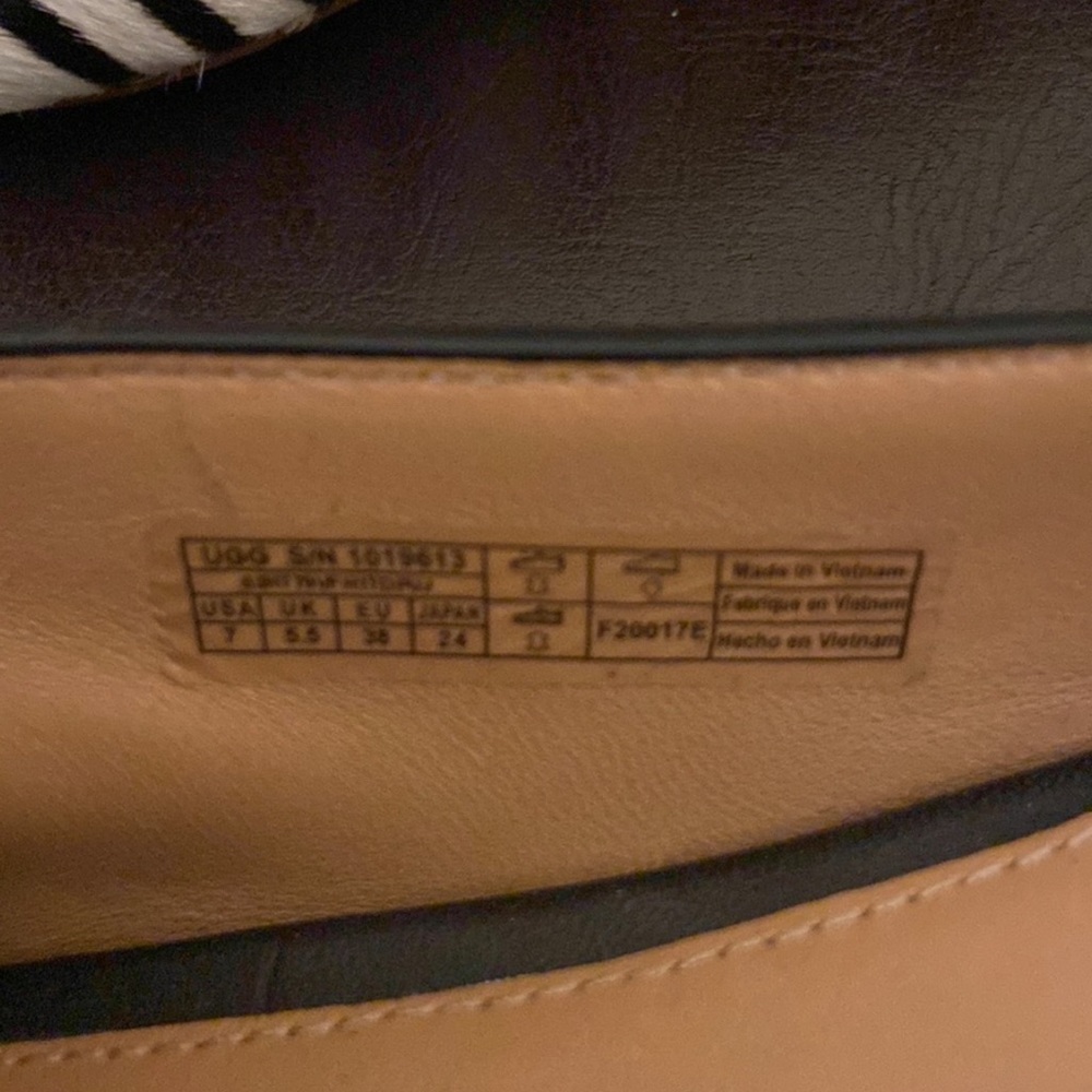 Ugg zebra print flats EUC - Picture 5 of 6